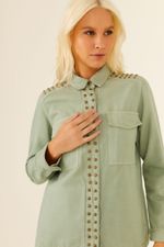 1521177_09217_1-PARKA-SARJA-DETALHE-TACHAS