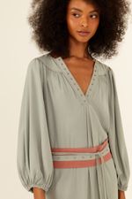 1523785_10028_2-VESTIDO-MIDI-DECOTE-TACHAS